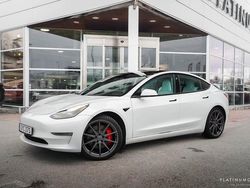 Vit metallic Begagnad 2021 Tesla Model 3 Performance Sedan | 339 000 kr (Marknadspris)