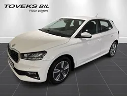 Vit (candy white) Begagnad 2022 Skoda Fabia Style Halvkombi | 199 900 kr (Marknadspris)