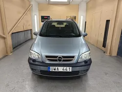 Grå Begagnad 2004 Opel Zafira Minibuss | 19 900 kr