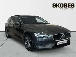 Mörkgrå (grå) Begagnad 2022 Volvo V60 Pro Kombi | 279 900 kr (Marknadspris)