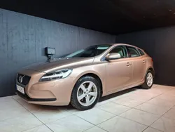 Brun Begagnad 2016 Volvo V40 Momentum Kombi | 136 900 kr (Marknadspris)