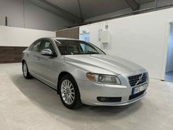 Ljusgrå Begagnad 2006 Volvo S80 Summum Sedan | 49 500 kr (Lite dyr)