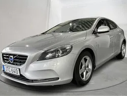 Ljusgrå Begagnad 2013 Volvo V40 Momentum Kombi | 68 000 kr (Bra pris)