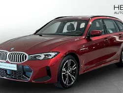 Röd (red) Begagnad 2024 BMW 330e Shadowline Kombi | 528 700 kr