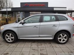 Silver samma som bilen, svart Begagnad 2010 Volvo XC60 R-Design SUV | 94 900 kr (Bra pris)