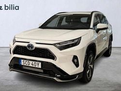 Vit Begagnad 2023 Toyota RAV4 Edition SUV | 469 900 kr (Marknadspris)