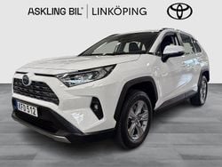 Vit Begagnad 2022 Toyota RAV4 Hybrid Active SUV | 355 000 kr (Marknadspris)