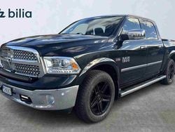 Svart Begagnad 2018 RAM 1500 Pickup | 399 000 kr (Dyr)