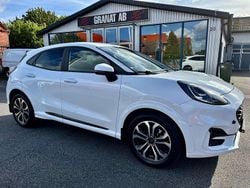 Vit Begagnad 2022 Ford Puma Gen-E ST-Line SUV | 189 900 kr (Marknadspris)