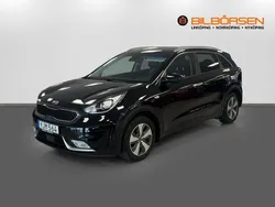 Svart Begagnad 2016 Kia Niro Comfort SUV | 149 900 kr (Marknadspris)