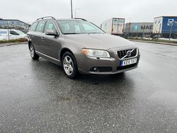 Grå Begagnad 2010 Volvo V70 Momentum Kombi | 64 900 kr (Superpris)