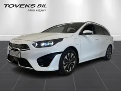 Vit Begagnad 2023 Kia Ceed Kombi | 309 000 kr (Dyr)