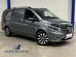 Grå Begagnad 2023 Mercedes Vito Minibuss | 479 990 kr (Marknadspris)