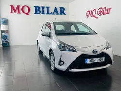 Vit Begagnad 2018 Toyota Yaris Hybrid Active Halvkombi | 109 900 kr (Marknadspris)