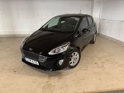 Svart Begagnad 2018 Ford Fiesta Titanium Halvkombi | 129 900 kr (Marknadspris)
