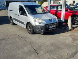 Ljusgrå (grå) Begagnad 2011 Peugeot Partner Minibuss | 49 900 kr (Lite dyr)