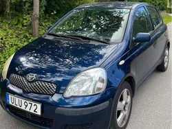 Blå Begagnad 2003 Toyota Yaris Halvkombi | 22 000 kr (Marknadspris)