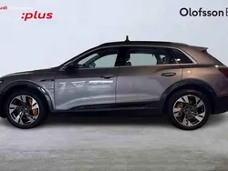 Grå Begagnad 2022 Audi e-tron SUV | 399 000 kr (Marknadspris)