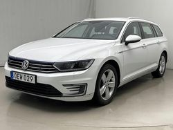 Vit Begagnad 2017 VW Passat | 149 800 kr (Bra pris)