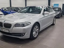 Ljusgrå (grå) Begagnad 2012 BMW 520 Sedan | 94 900 kr (Bra pris)