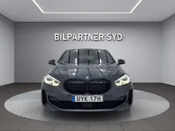 Grå Begagnad 2021 BMW 118 M Sport Halvkombi | 319 900 kr