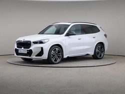 Vit Begagnad 2023 BMW iX1 Comfort Edition SUV | 479 000 kr (Marknadspris)