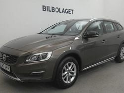 Brun Begagnad 2015 Volvo V60 CC Business Edition Kombi | 184 900 kr (Marknadspris)