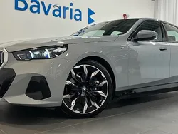 Grå Begagnad 2024 BMW i5 Comfort Edition Sedan | 646 700 kr