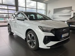 Glaciärvit metallic Begagnad 2022 Audi Q4 e-tron Proline SUV | 334 900 kr (Bra pris)