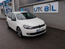 Vit Begagnad 2011 VW Golf VII Halvkombi | 84 900 kr (Marknadspris)