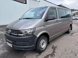 Ljusbrun (brun) Begagnad 2019 VW Caravelle Minibuss | 208 000 kr (Superpris)