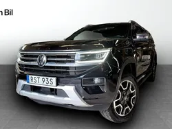 Svart (midnight black metallic) Begagnad 2023 VW Amarok Style Pickup | 669 900 kr (Lite dyr)