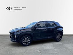 Svart Begagnad 2022 Toyota Yaris Cross Active SUV | 248 900 kr (Marknadspris)