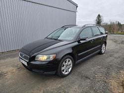 Svart Begagnad 2005 Volvo V50 Kinetic Kombi | 34 900 kr (Marknadspris)