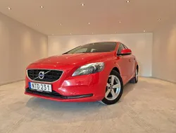 Röd Begagnad 2015 Volvo V40 Momentum Kombi | 109 900 kr (Bra pris)