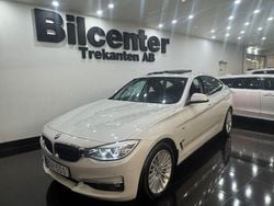 Vit Begagnad 2015 BMW 330 Halvkombi | 179 900 kr
