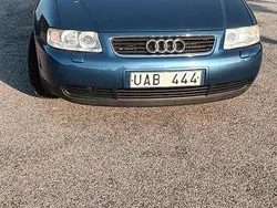 Blå Begagnad 2003 Audi A3 Attraction Halvkombi | 20 000 kr (Lite dyr)