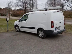 Vit Begagnad 2014 Peugeot Partner Minibuss | 99 000 kr