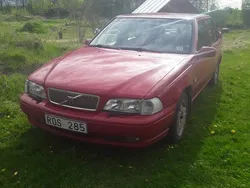 Röd Begagnad 2000 Volvo S70 Sedan | 10 000 kr (Superpris)