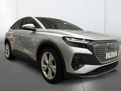 Silver Begagnad 2023 Audi Q4 Sportback e-tron Sport SUV | 418 900 kr (Marknadspris)