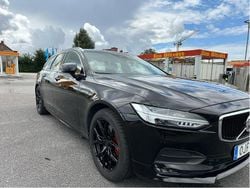 Svart Begagnad 2019 Volvo V90 Momentum Kombi | 239 900 kr (Marknadspris)