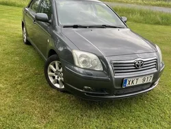 Grå Begagnad 2006 Toyota Avensis Halvkombi | 42 500 kr (Marknadspris)