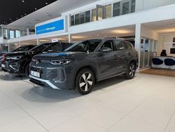 Grå Ny 2025 VW Tayron Life SUV | 559 900 kr (Marknadspris)