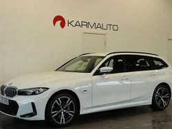 Vit Begagnad 2022 BMW 330e M Sport Kombi | 428 800 kr (Lite dyr)