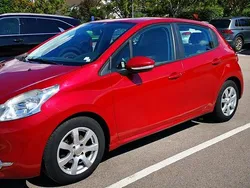 Röd Begagnad 2012 Peugeot 208 Halvkombi | 43 000 kr (Bra pris)