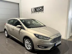 Grå Begagnad 2018 Ford Focus Halvkombi | 139 900 kr (Marknadspris)