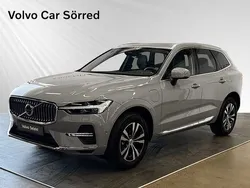 Grå Begagnad 2024 Volvo XC60 Plus SUV | 529 900 kr (Marknadspris)
