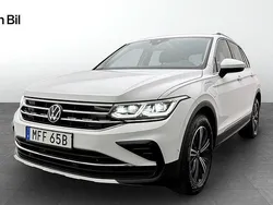 Vit Begagnad 2023 VW Tiguan Elegance SUV | 379 900 kr (Marknadspris)