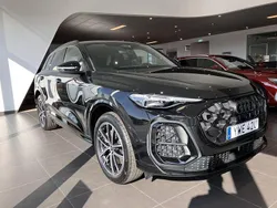 Svart (mytsvart metallic) Ny 2025 Audi Q5 Sportback Edition .1 SUV | 789 800 kr (Marknadspris)