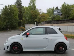 Grå Begagnad 2021 Abarth 595 Pista Halvkombi | 219 900 kr (Lite dyr)